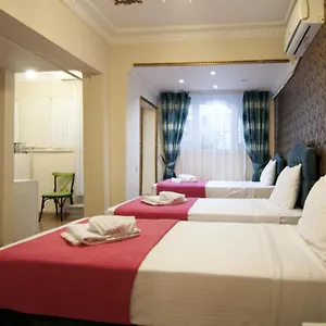 *** فندق مبيت وإفطار Paris Garden تركيا